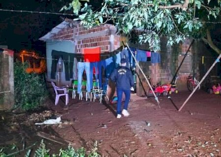 Adolescente de 16 anos &eacute; perseguido e executado dentro de casa