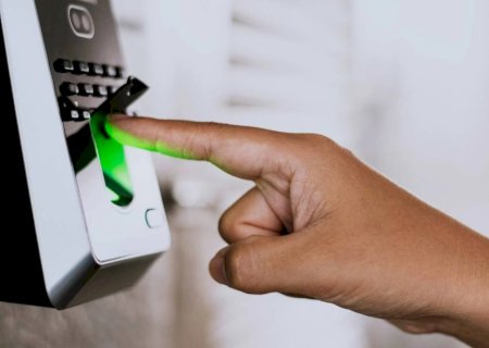 PEC do fim da escala 6x1 mantém horas extras, mas pode limitar ampliação da carga de trabalho