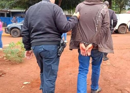 Mulher é encontrada morta em casa e filho preso como principal suspeito