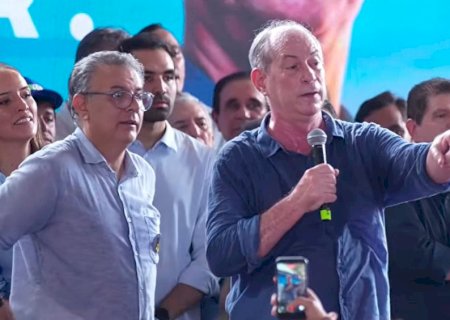 Ciro confunde gesto de apoiador com apologia ao CV em evento: Prende ele