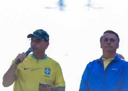 Flávio diz que, se eleito, Bolsonaro pode ocupar um cargo em seu governo