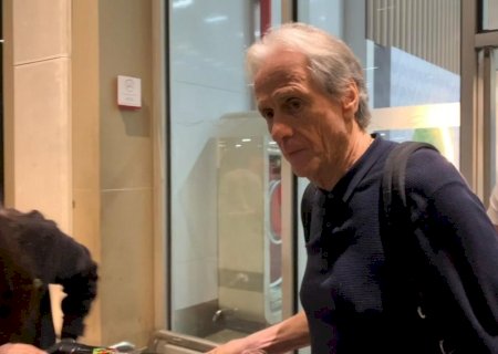 Jorge Jesus chega ao Rio para férias e vai a jogo do Flamengo contra o Coritiba no Maracanã