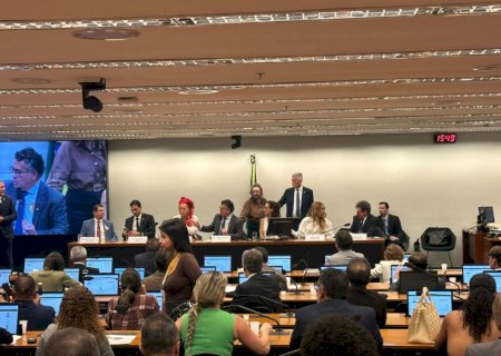 Comissão especial rejeita destaque do PL e conclui aprovação de PEC do fim da escala 6×1