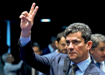 A pressão de Moro para descobrir motivo de troca de delegado que investigava roubo no INSS