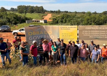 Famílias do Assentamento Teijin protestaram contra paralisação das pontes sobre o Rio Samambaia em Nova Andradina