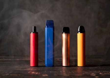 O cigarro mudou de forma, mas não saiu de cena | Letra de Médico