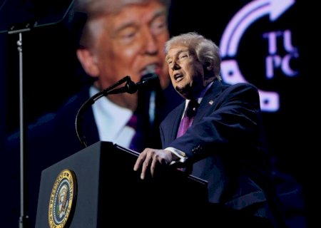 Trump propõe suspender imposto federal sobre gasolina