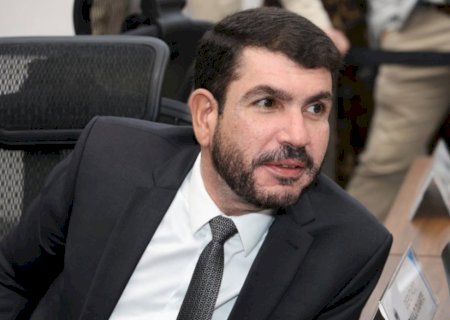 Jamilson Name cobra operação tapa-buracos na região do Nova Lima