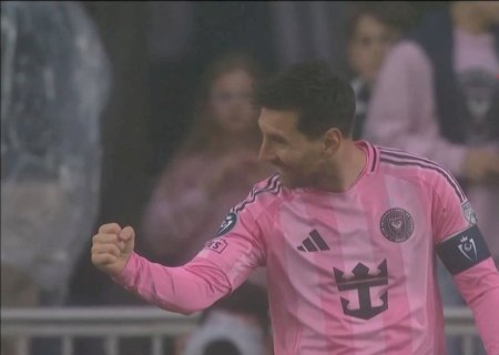 Messi faz gesto em direção à torcida ao ouvir protesto em vitória do Inter Miami