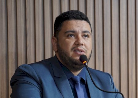 Vereador Fábio de Melo solicita informações sobre contrato da limpeza pública em Batayporã