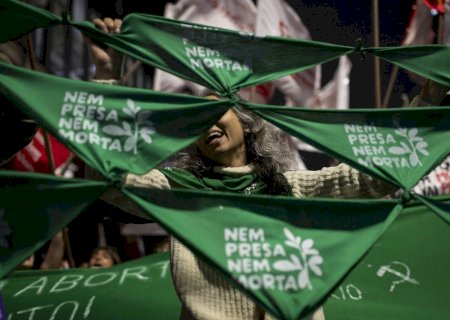 Informação sobre aborto legal não chega a gestantes que correm risco de morrer, criticam médicos