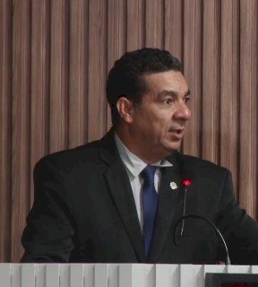 Cabo Máximo alerta para risco em ginásio abandonado e pede melhorias no trânsito de Batayporã