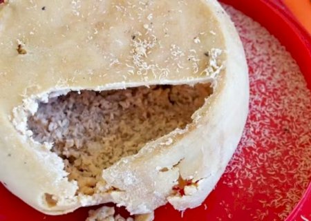 O queijo mais perigoso do mundo: conheça a iguaria proibida feita com larvas vivas