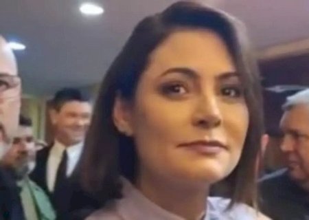 Michelle evita defender Flávio Bolsonaro após escândalo milionário e diz: “Pergunta pra ele'
