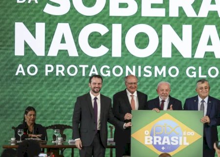 'Brasil não abaixa a cabeça', diz Durigan ao defender soberania e Pix