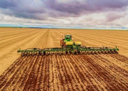 USDA mantém projeção recorde para soja brasileira e reduz estimativa de estoques globais