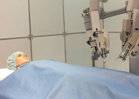 Cirurgia cardíaca sem abrir o tórax: o que a robótica muda de verdade? | Letra de Médico