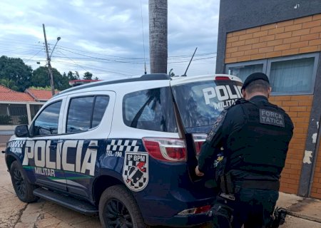Motorista é preso por embriaguez ao volante após colidir caminhonete contra muro de residência em Batayporã