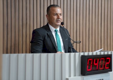 Vereador Lorinho apresenta indicações para reforçar segurança escolar e combater descarte irregular de lixo em Batayporã