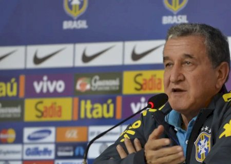 Técnico do tetra, Parreira apresenta melhora, mas permanece na UTI