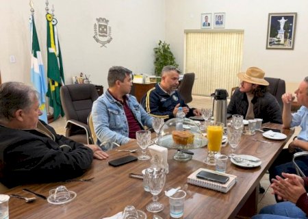 Batayporã recebe prefeitos de Anaurilândia, Santa Rita e Taquarussu para discutir soluções ambientais