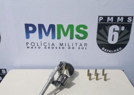 Homem armado invade reunião familiar, faz ameaças e acaba preso