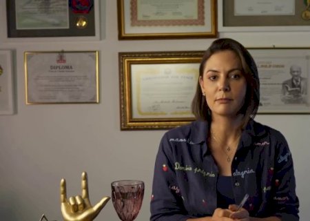 Michelle e a fratura exposta na família Bolsonaro - O Assunto #1748