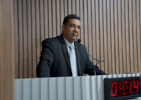 Vereador Cabo Máximo propõe melhorias no trânsito em frente à Escola Municipal Anísio Teixeira