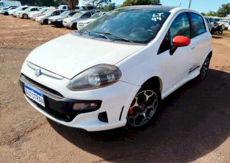 Novo leilão de veículos do Detran-MS oferece motocicleta 2025/2026 e esportivo turbo entre os destaques