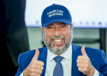 Alexandre Silveira: agentes são iguais como 'caminhão de japoneses'