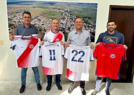 Prefeitura investe em novos uniformes para fortalecer participação de Taquarussu na Copa Assomasul