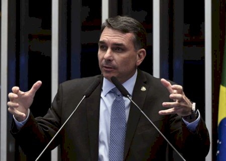 Flávio Bolsonaro afirma que disputa de 2026 representa continuidade da 'luta do bem contra o mal'