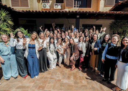 As vantagens financeiras de uma vice mulher na candidatura de Flávio Bolsonaro