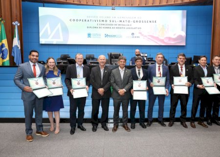 Sicredi Centro-Sul MS/BA recebe Medalha do Mérito Legislativo em homenagem ao cooperativismo sul-mato-grossense