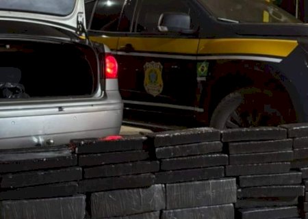 PRF recupera caminhonete furtada e apreende 142 quilos de maconha em MS