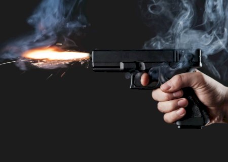 Homem é baleado na própria perna ao limpar pistola; arma é apreendida para perícia
