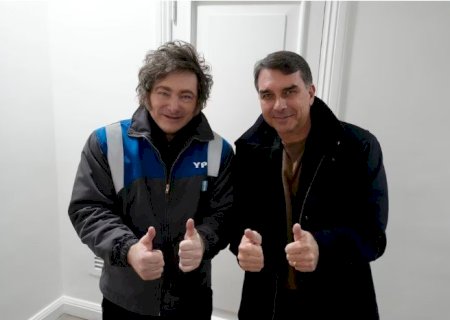 PT pede que PGR apure Bolsonaro em IA e presença de Milei ao lado de Flávio