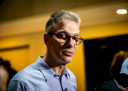 Zema critica Renan Santos: 'Sai dando tiro como metralhadora'