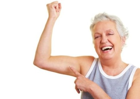 Conheça o exercício que ajuda idosos a emagrecer e preservar massa muscular
