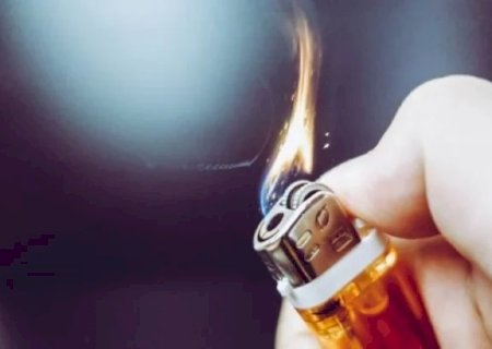 Ex-namorada de 15 anos ateia fogo em jovem de 17 anos durante discussão  -