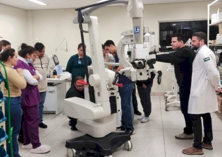 Governo de MS amplia capacidade cirúrgica do HR da Costa Leste com microscópio de alta tecnologia