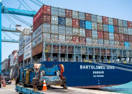 'Brasil precisa agir com firmeza': setor produtivo pede negociação e rapidez após nova tarifa de até 37,5%