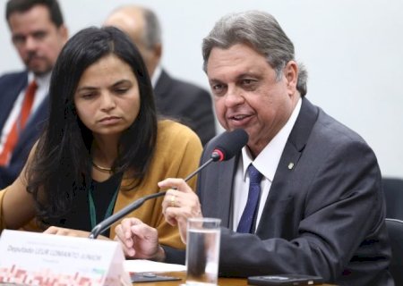 Comissão de Constituição e Justiça aprova proposta que regulamenta profissão de coletor de lixo