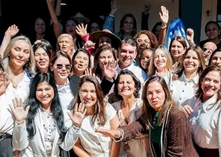 Pré-campanha de Flávio Bolsonaro ganha força com plano econômico de R$ 3 trilhões e foco nas mulheres