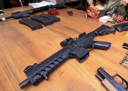 Mais que armas e drogas, corrupção sustenta avanço das facções, revela estudo