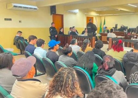 Júri condena trio e absolve jovem pela morte de pintor enterrado em quintal