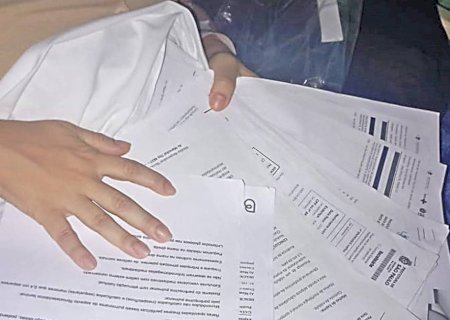 Mulher descobre nódulo no autoexame, mas diagnóstico do câncer de mama leva quase 2 anos