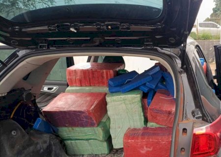 Polícia prende homem com 1,2 tonelada de maconha e recupera veículo