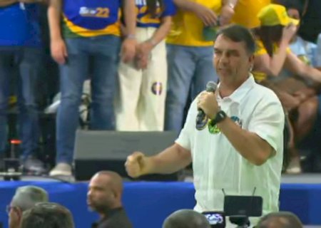 Flávio diz que 'narcoterroristas' têm até dezembro para ‘meter o pé’ do Brasil e promete ‘guerra’ contra criminosos