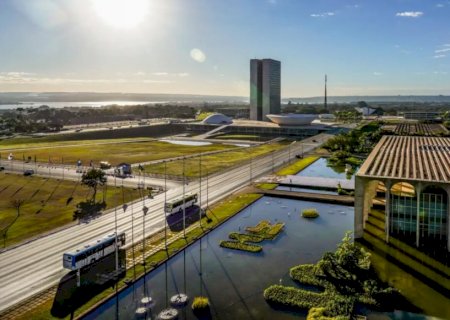 Brasil rebaixa relação com Argentina após novos insultos de Milei